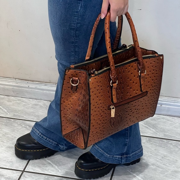 Medium size brown purse - Picture 2 of 6